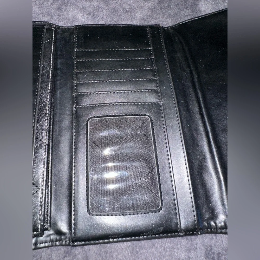 Chanel Vintage Black and White Quilted Wallet Luxurious Design - Picture 13 of 16